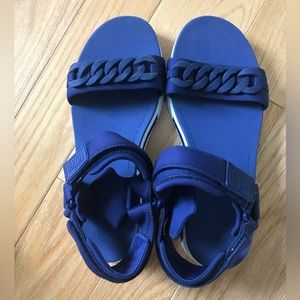 BRAND NEW FitFlop Back-Strap Sandals (Size 9)